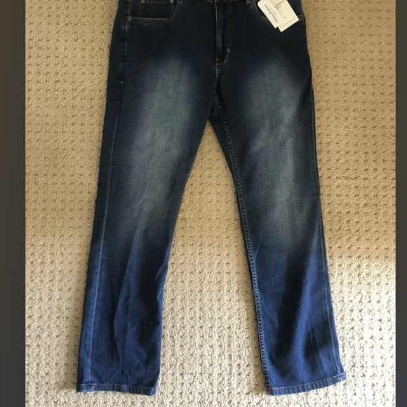 Men’s Tommy Bahama Jeans. - Picture 6 of 6